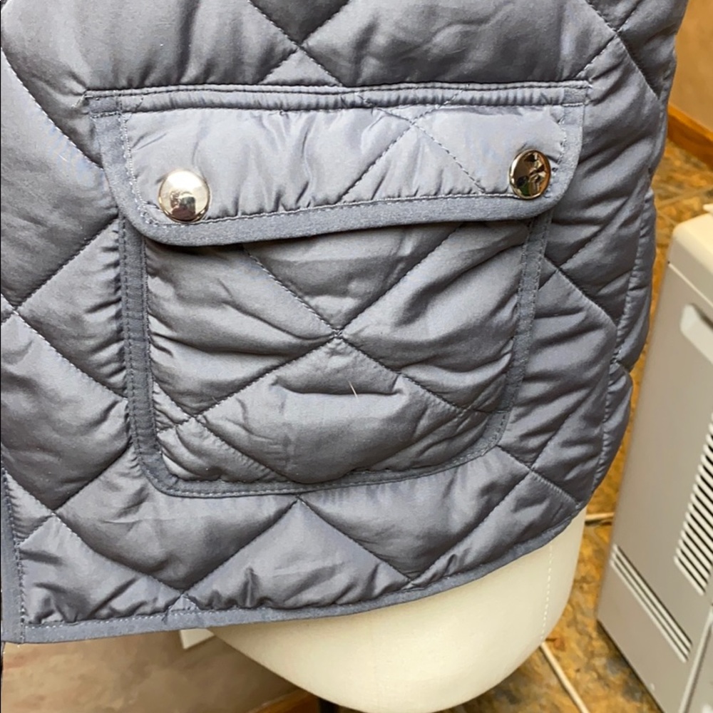 Vest - Picture 3 of 6